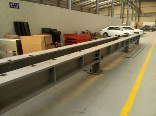 一種用于臥式拉力機(jī)球頭自動找正機(jī)構(gòu)